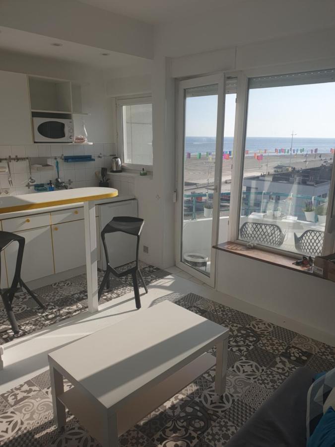 Studio Vue Mer Au Coeur De Malo Les Bains Pieds Dans L Eau Dunkirk Exterior photo